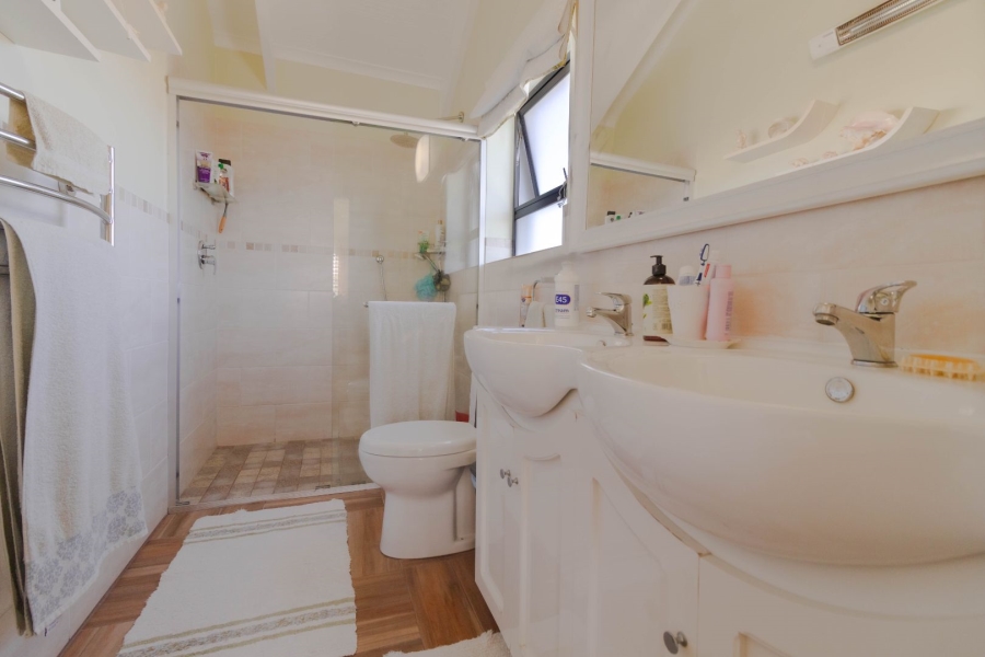 3 Bedroom Property for Sale in Sandbaai Western Cape
